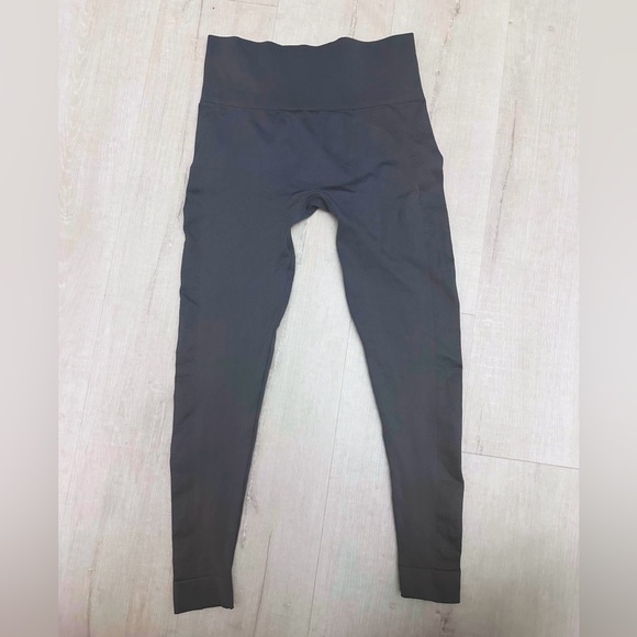 SET Active Pants - Set Active grey leggings size medium